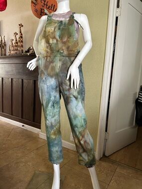 tonle Tie-Dye Overalls in Green & Brown Wash